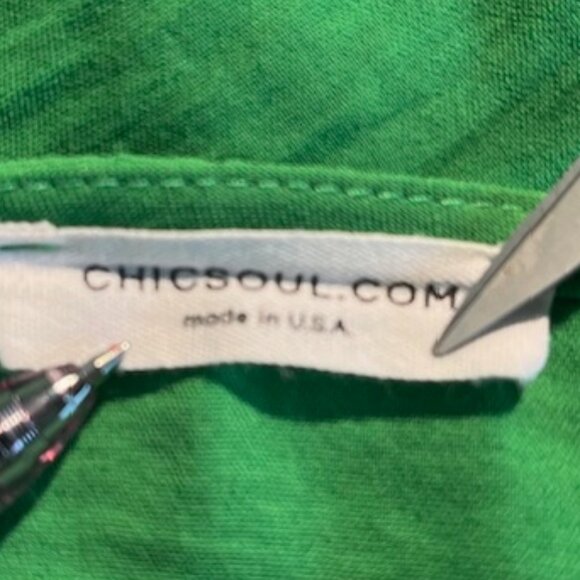 ChicSoul Green Oversized Knot Front T Shirt- Size XL - Picture 5 of 7
